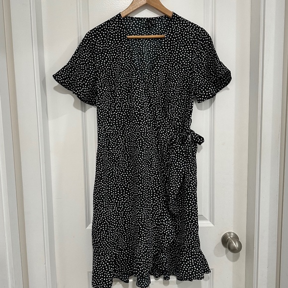 Vero Moda Henna Wrap Dress Black White Polka Dot Short Sleeve - Picture 1 of 10